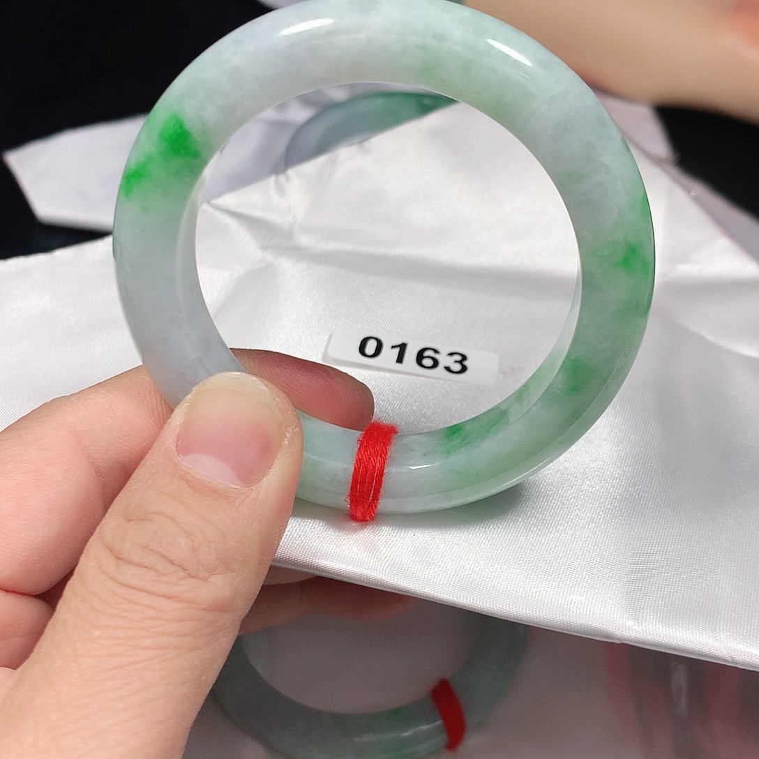 翡翠手镯未镶嵌天然缅甸翡翠手镯A货