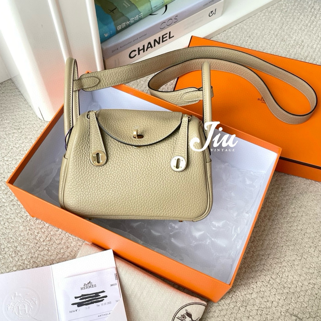 99新 Hermes/爱马仕 mini lindy风衣灰金扣盒子尘袋u刻BJM11-0506
