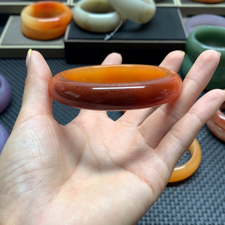 阔***姥石英质玉手镯未镶嵌