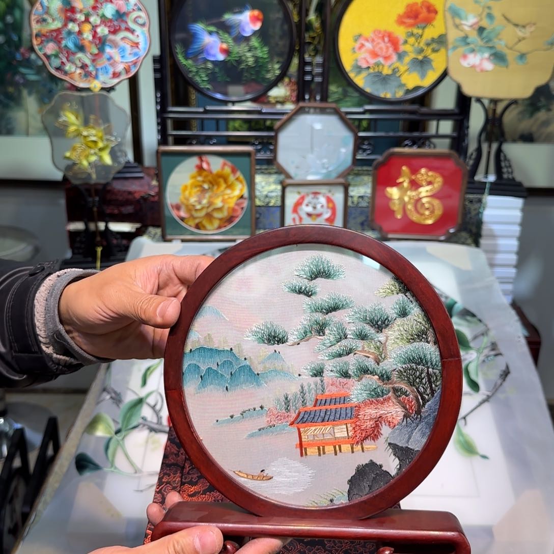 刺绣刺绣工艺精湛