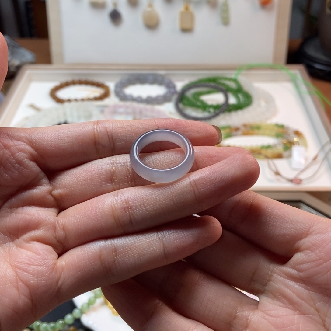 和田玉未镶嵌珠宝奇石和田玉烟紫戒指