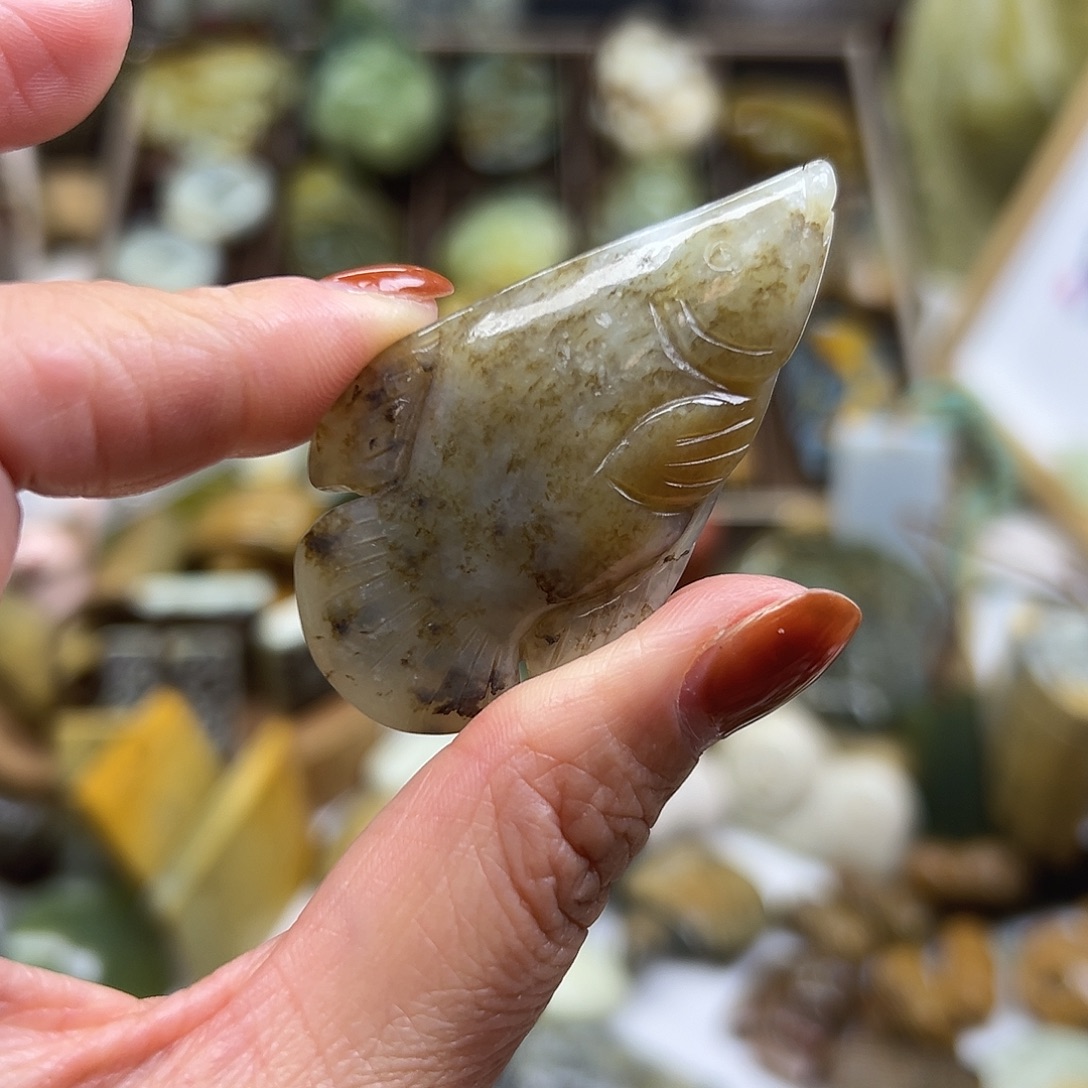 岫岩老玉（透闪石质玉）未镶嵌颈饰老玉鱼