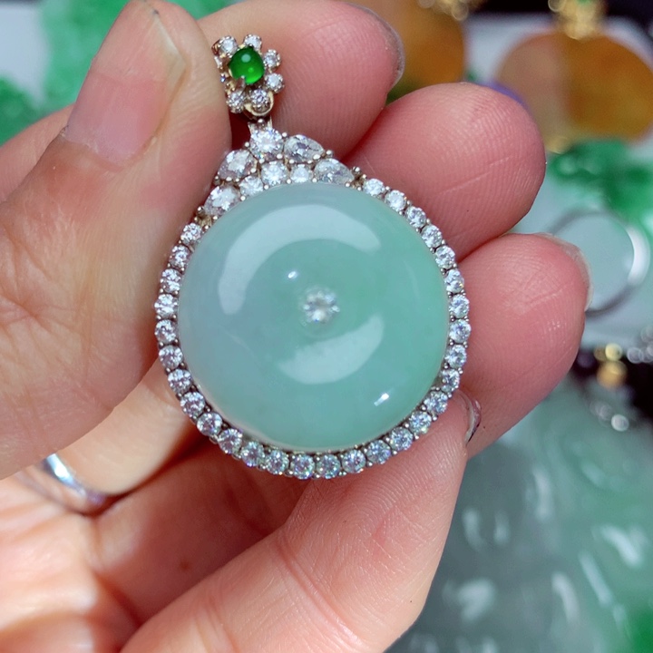 翡翠吊坠(不含链)未镶嵌