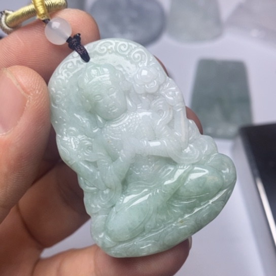 翡翠未镶嵌颈饰翡翠