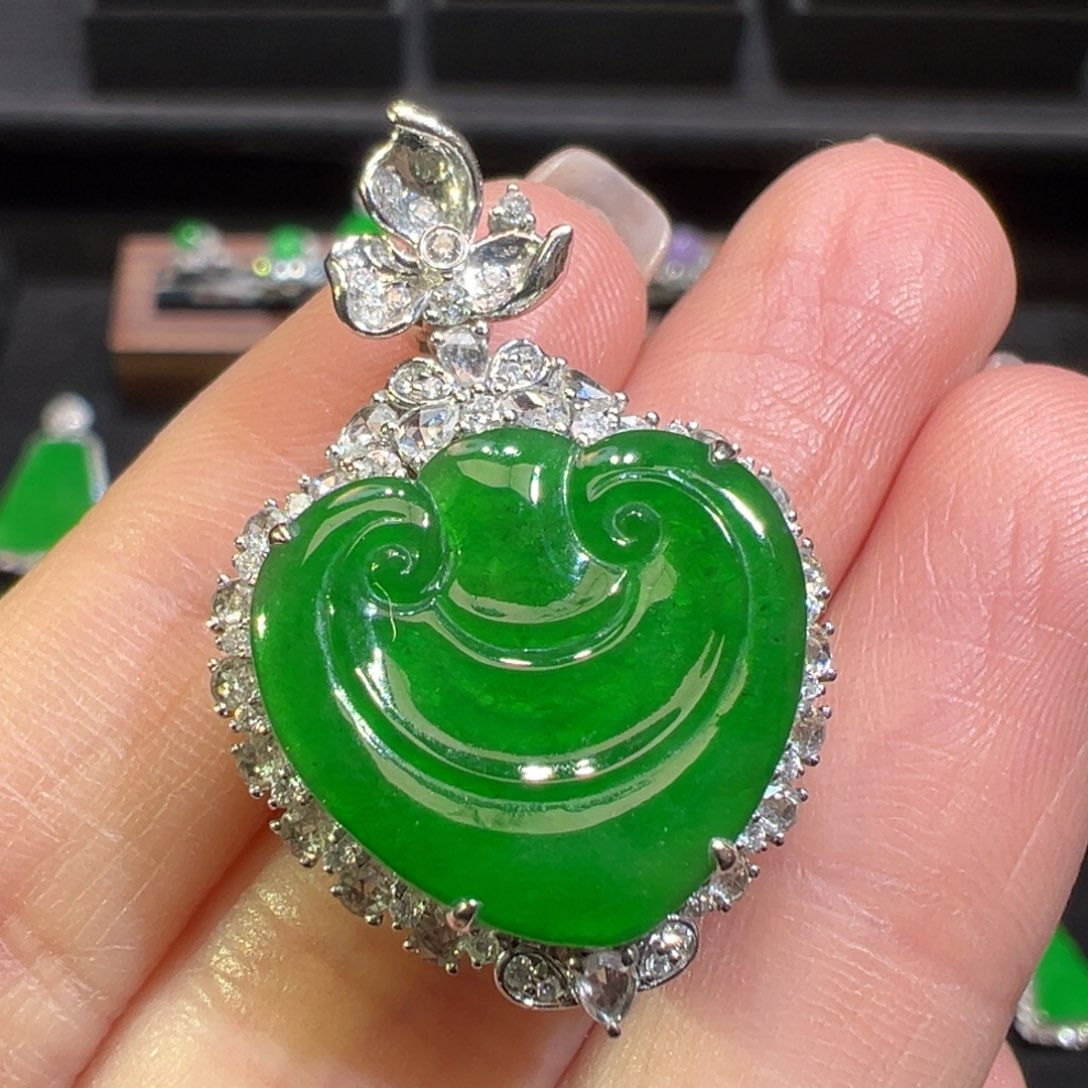 翡翠颈饰18K金镶嵌收到货48小时鉴赏期