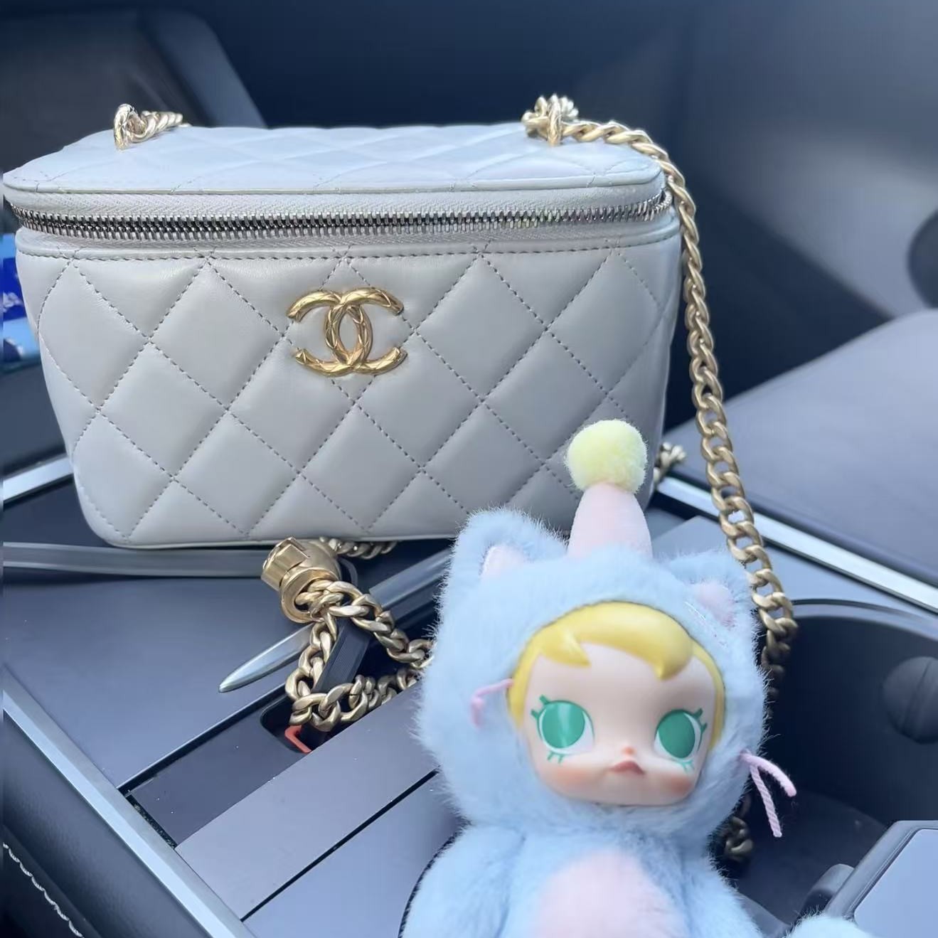 99新 Chanel/香奈儿 chanel23p熔岩扣白金羊皮盒子/优品