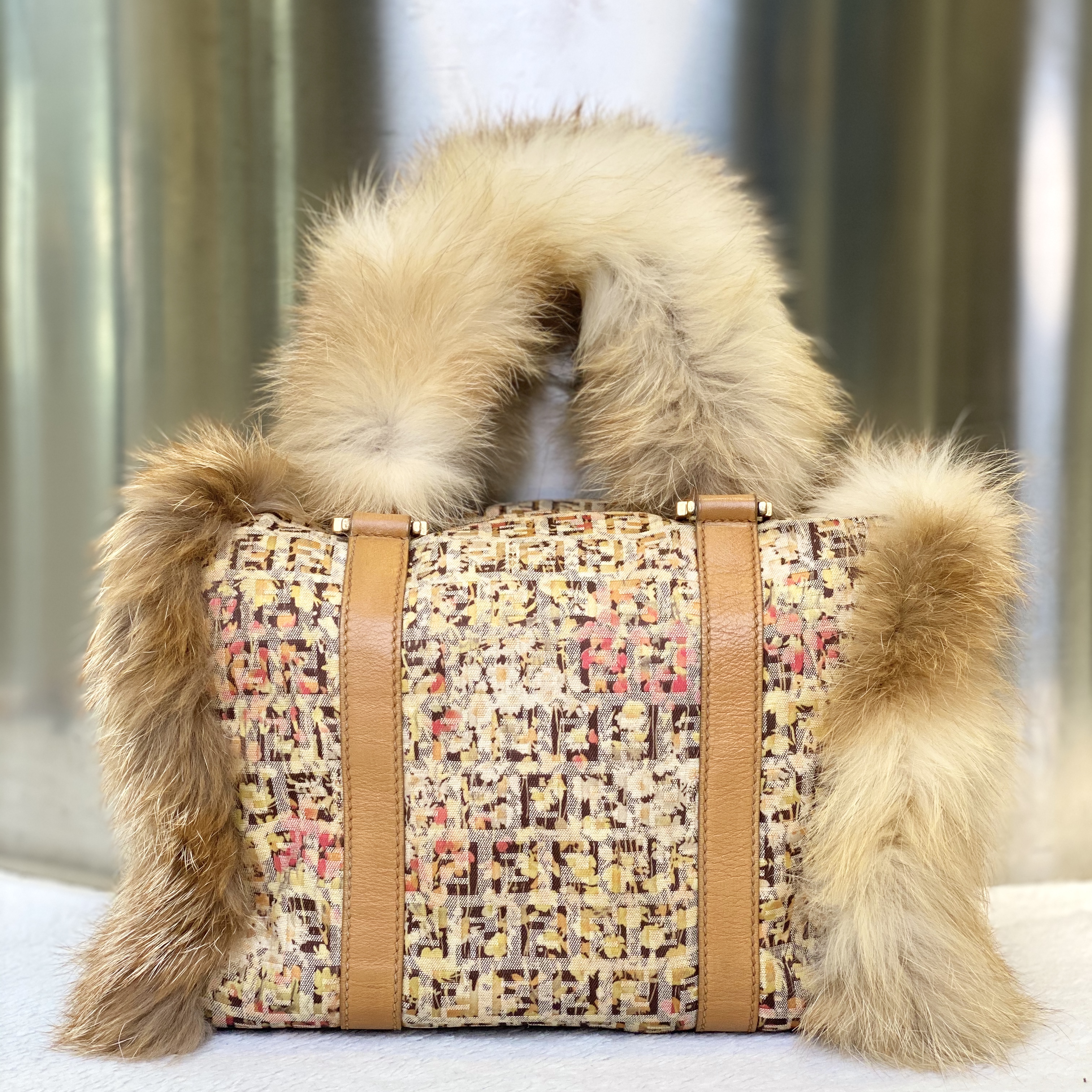 99新 FENDI/芬迪 古有98新芬迪毛毛小托特手提包3331