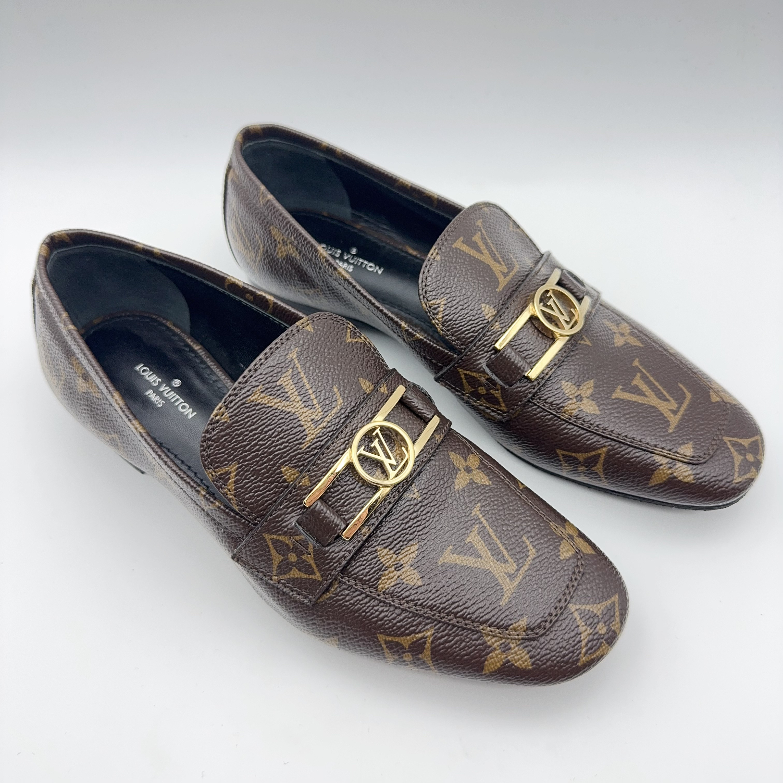 99新 LouisVuitton/路易威登 /35码/老花满印金标乐福鞋