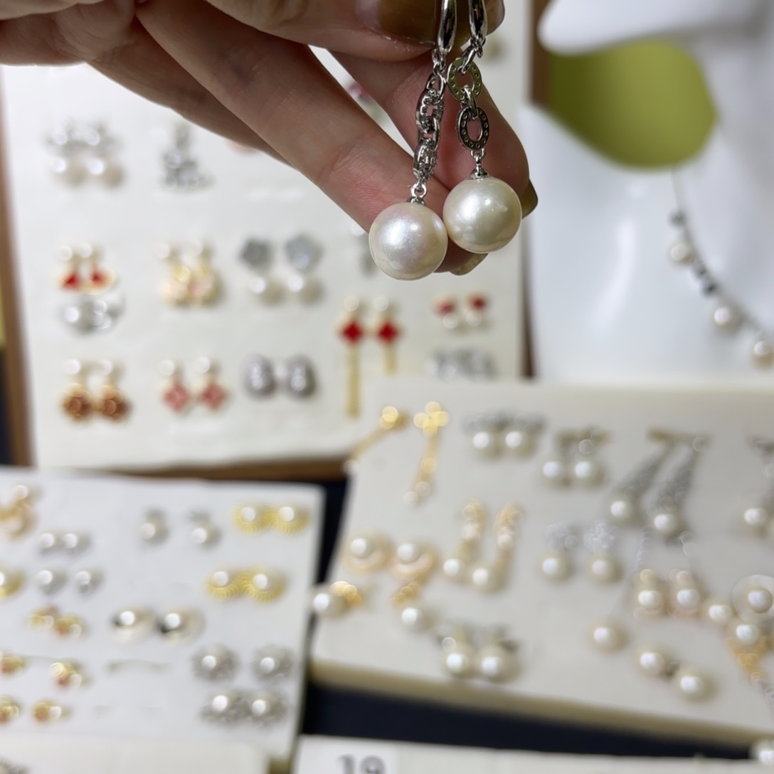 淡水珍珠合金耳饰