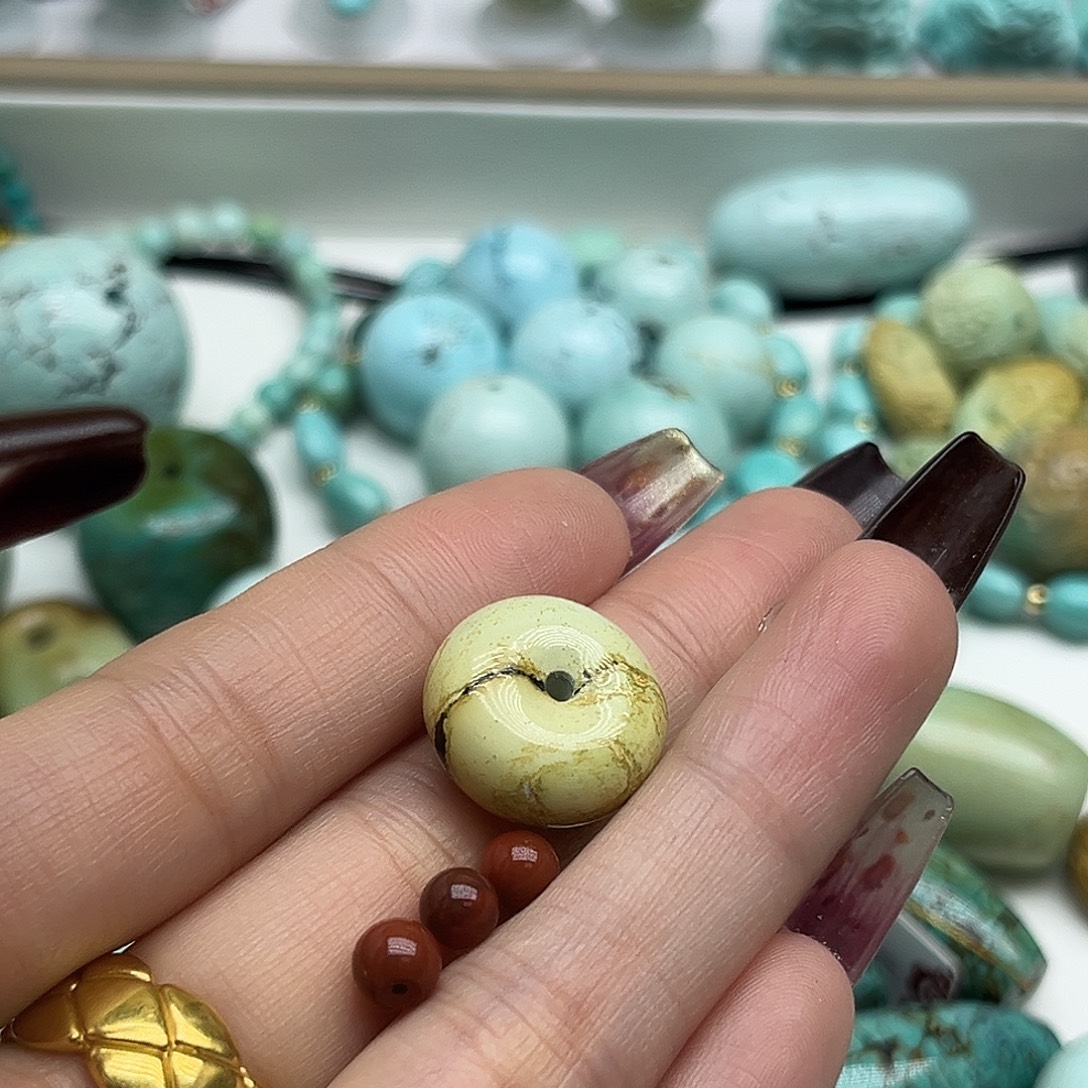 南红玛瑙未镶嵌珠宝奇石