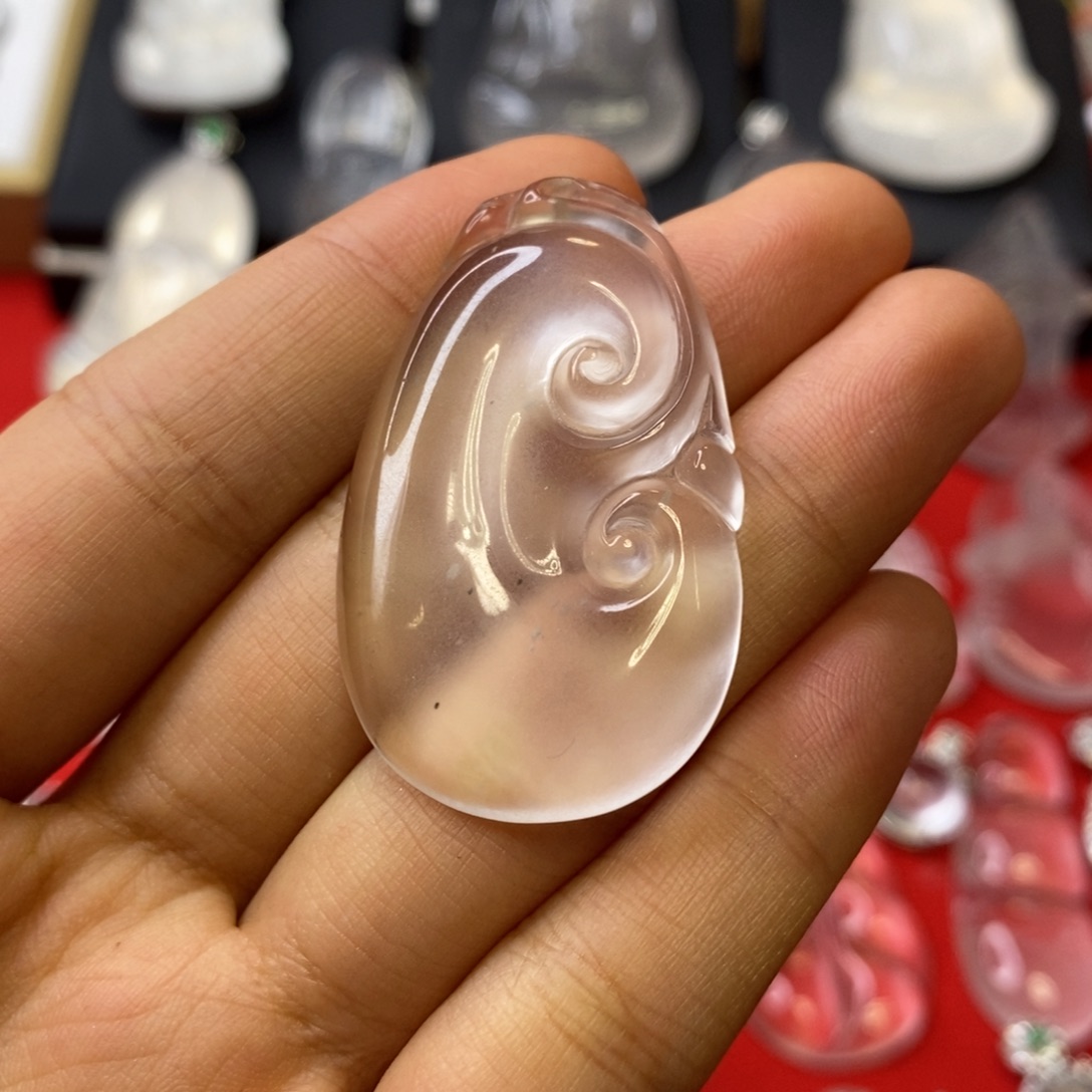 石英质玉未镶嵌吊坠