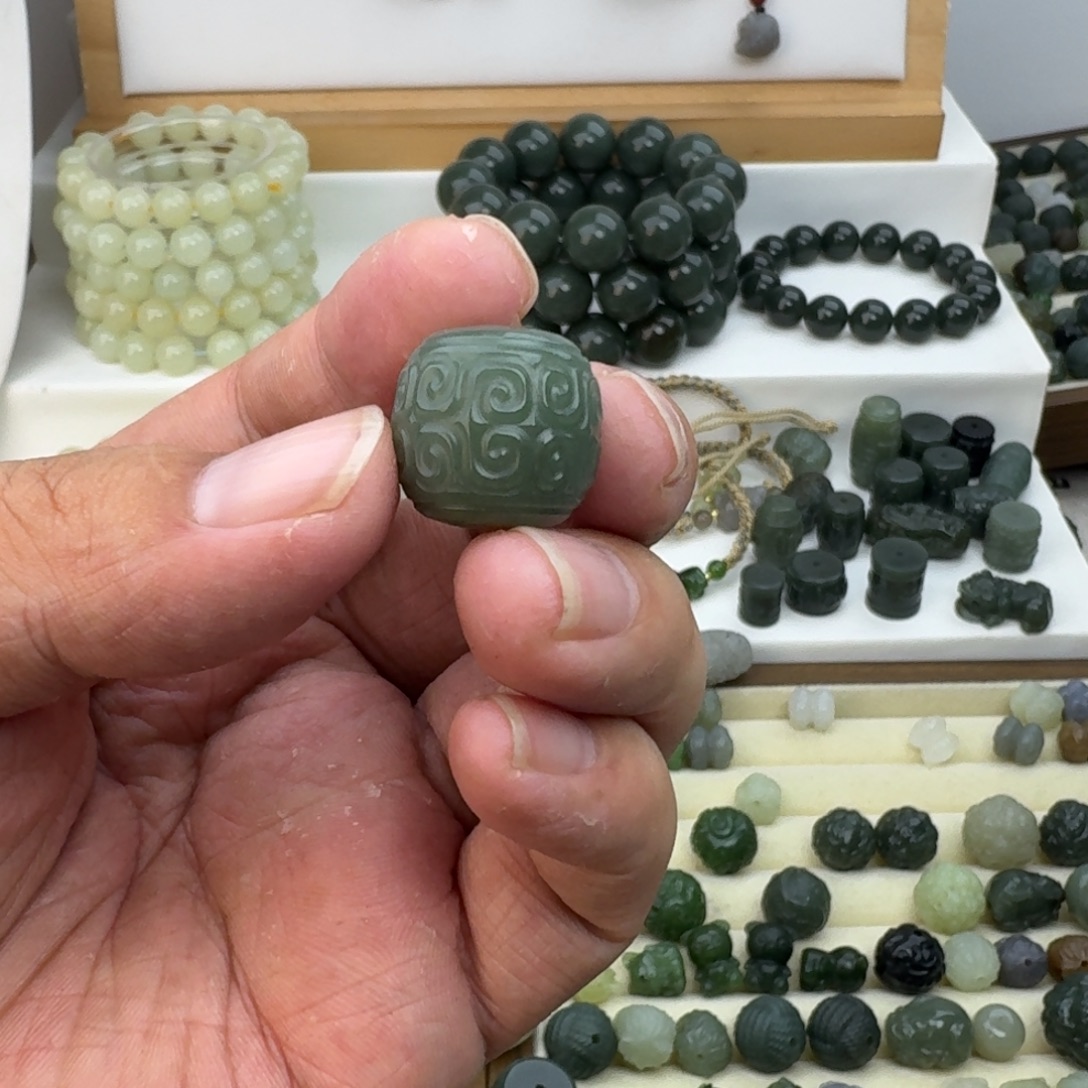 A***m和田玉未镶嵌珠宝半成品和田玉且末蓝浅色回纹老型17×18㎜