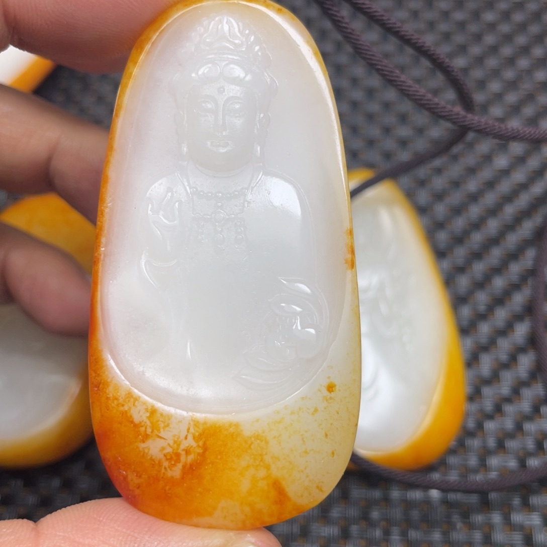 金***缘和田玉未镶嵌颈饰