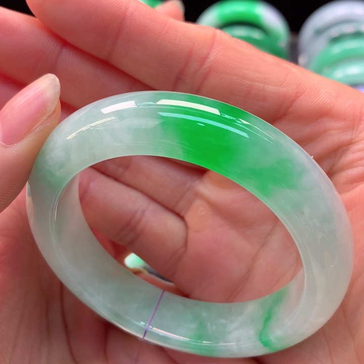 【闪购商品】翡翠手镯未镶嵌大*付定金10000元未付尾款138000