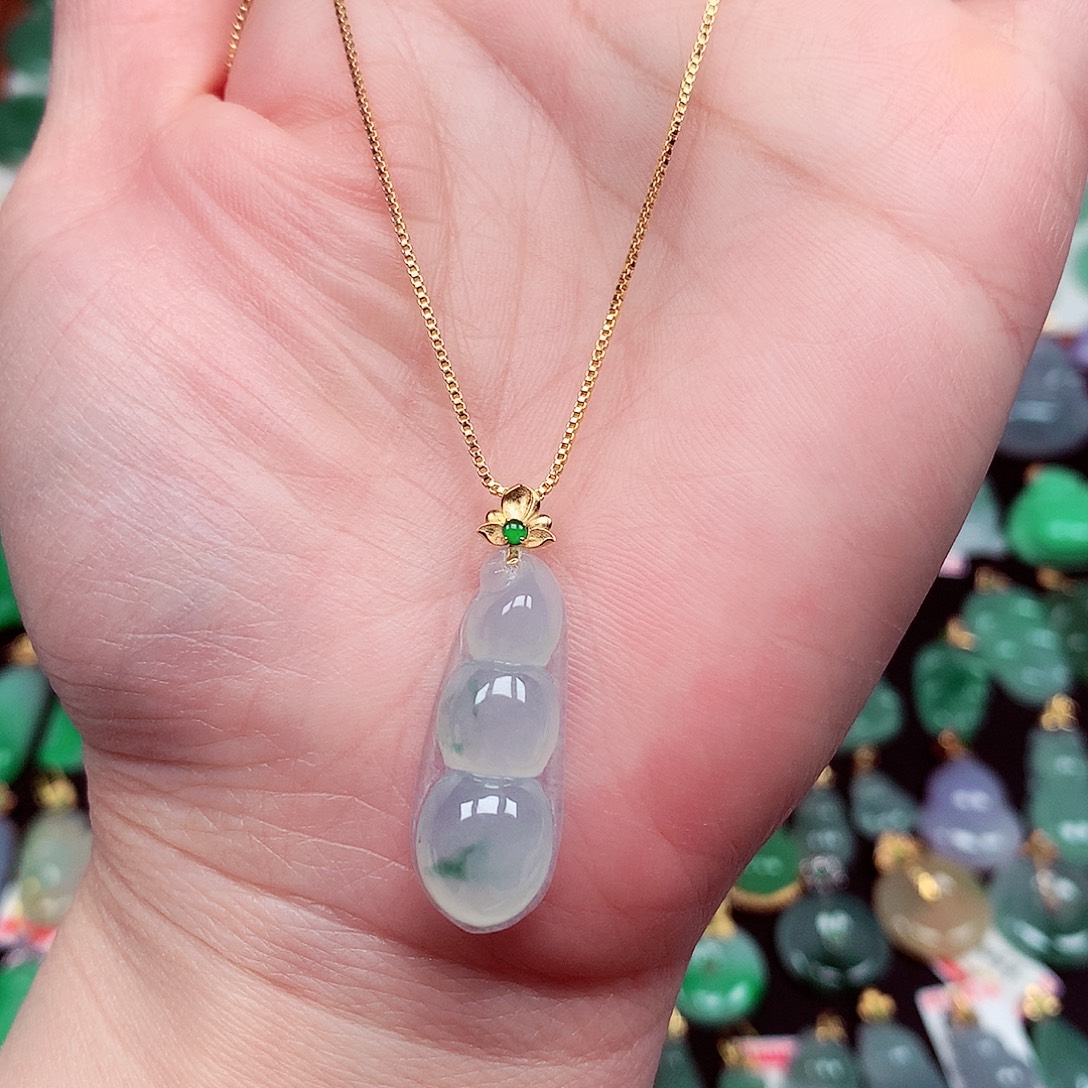 翡翠18K金镶嵌颈饰