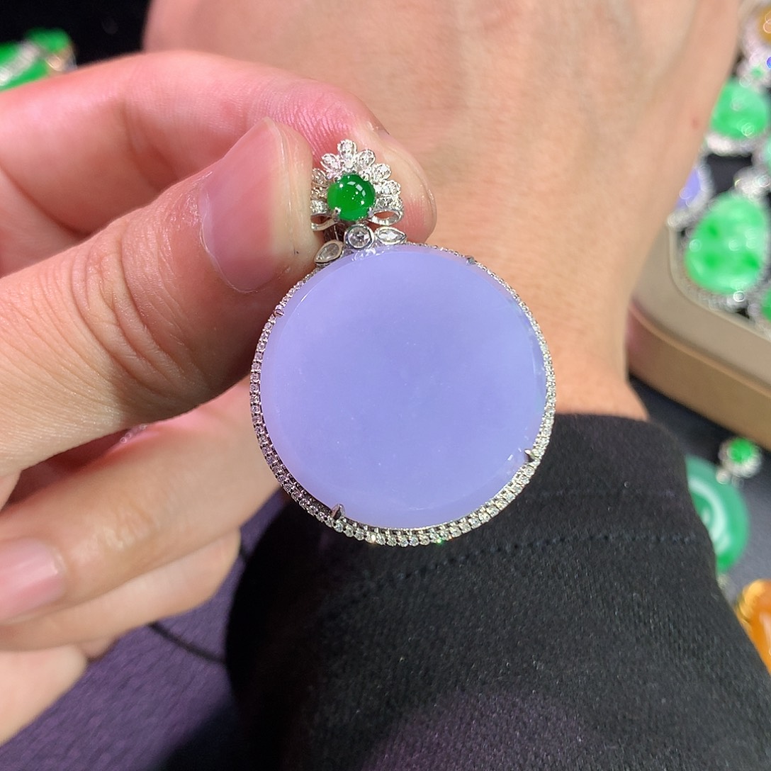 翡翠吊坠(赠链)18K金镶嵌?****?