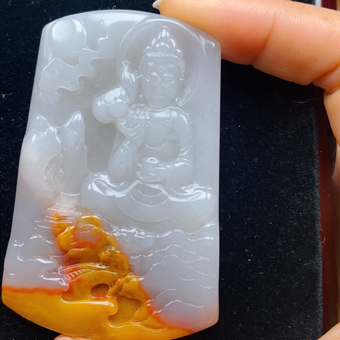 石英质玉（黄龙玉）未镶嵌颈饰