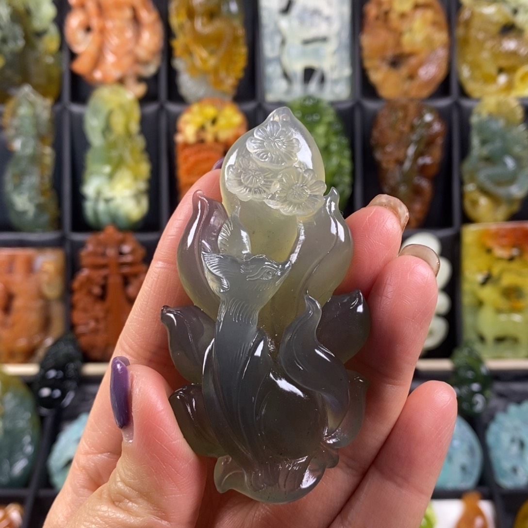 蛇纹石玉颈饰合金