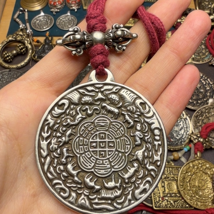 藏传文玩九宫如图