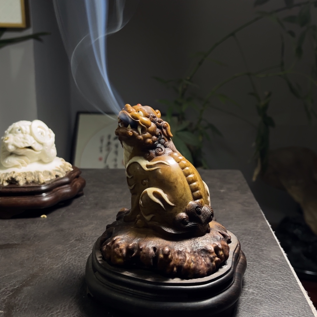 小***彤荔枝木鹿角工艺品摆件