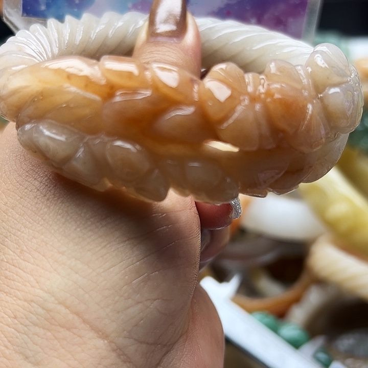 未镶嵌手镯石英岩玉