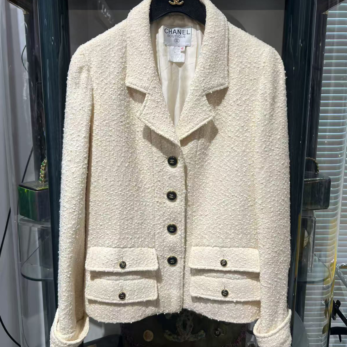 95新 Chanel/香奈儿 95A 40码 中古极品米色翻领四口袋 黑金扣
