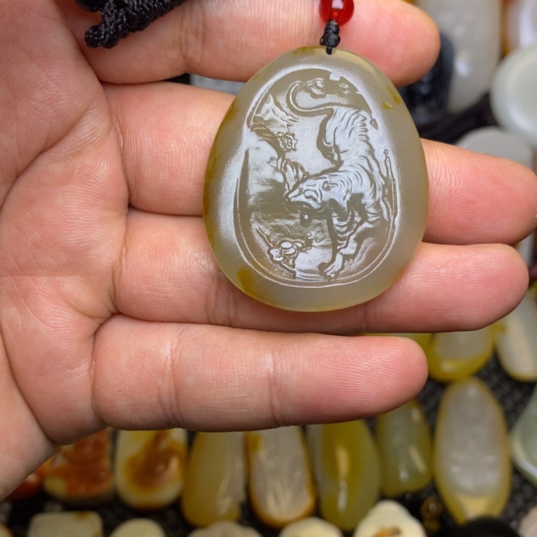 和田玉未镶嵌颈饰