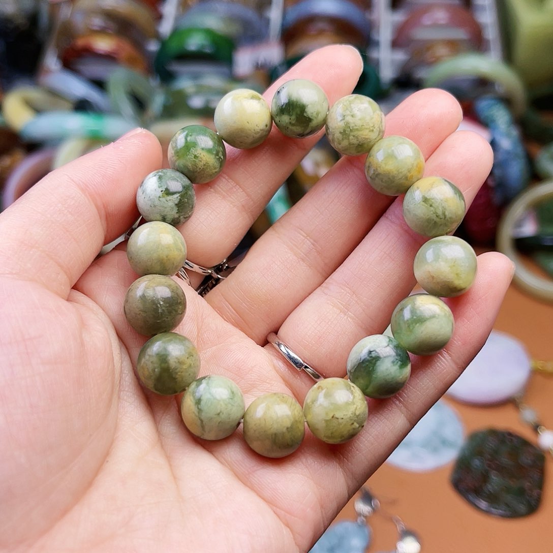 翡翠颈饰未镶嵌这