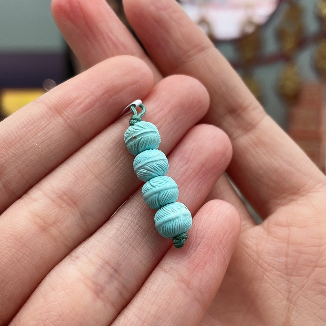 绿松石颈饰未镶嵌