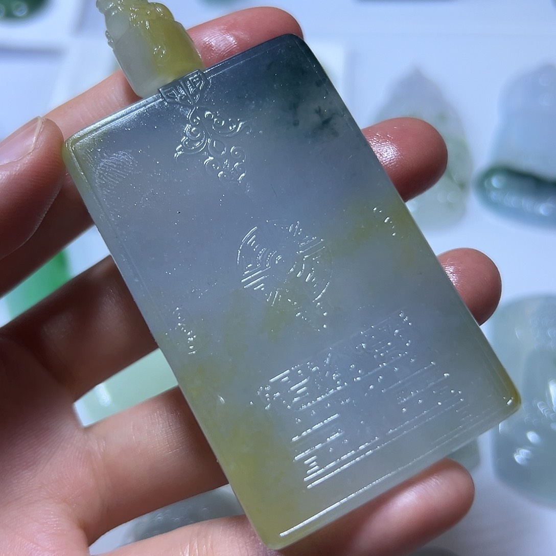 定制翡翠未镶嵌挂件