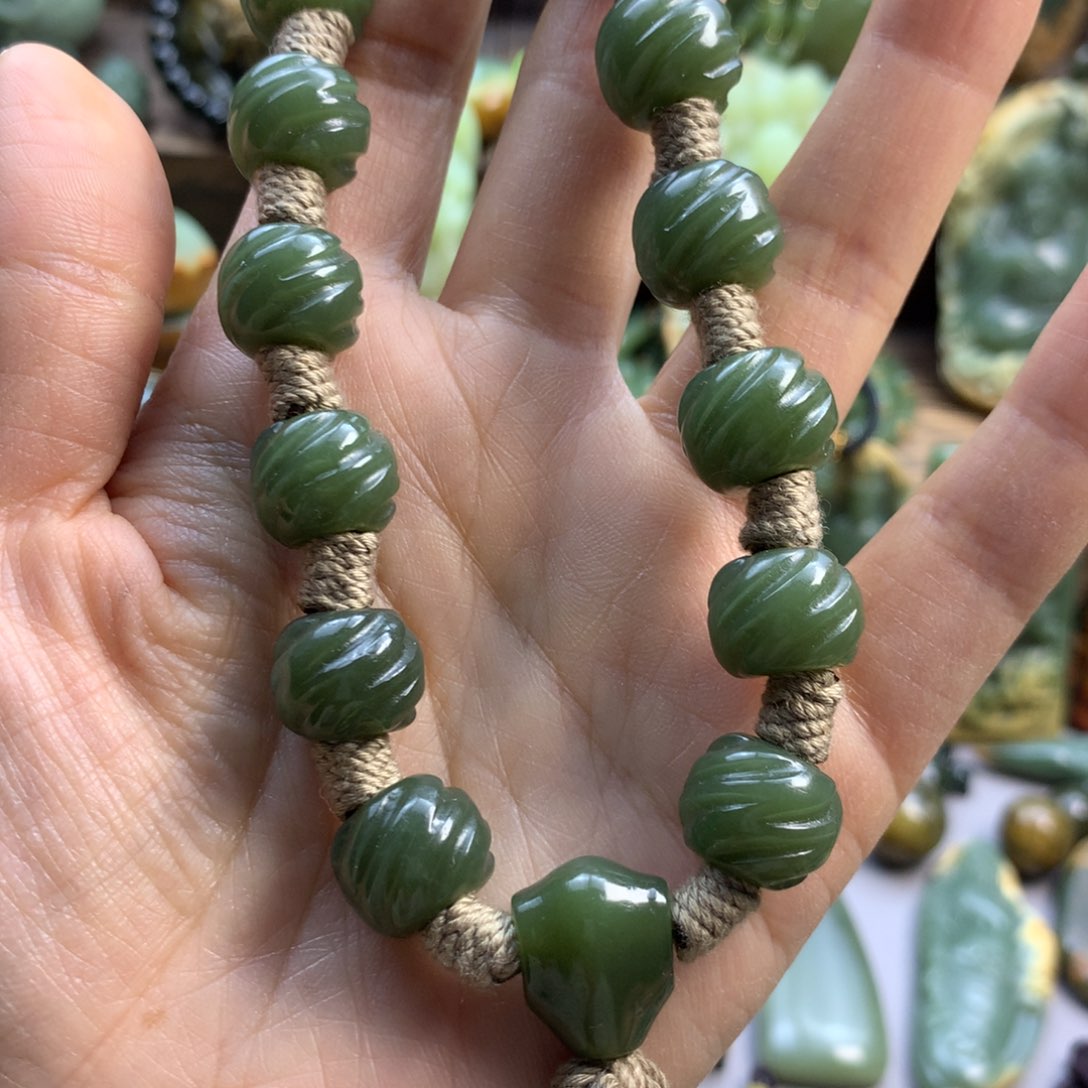 未镶嵌岫岩老玉（透闪石质玉）珠宝奇石颗*