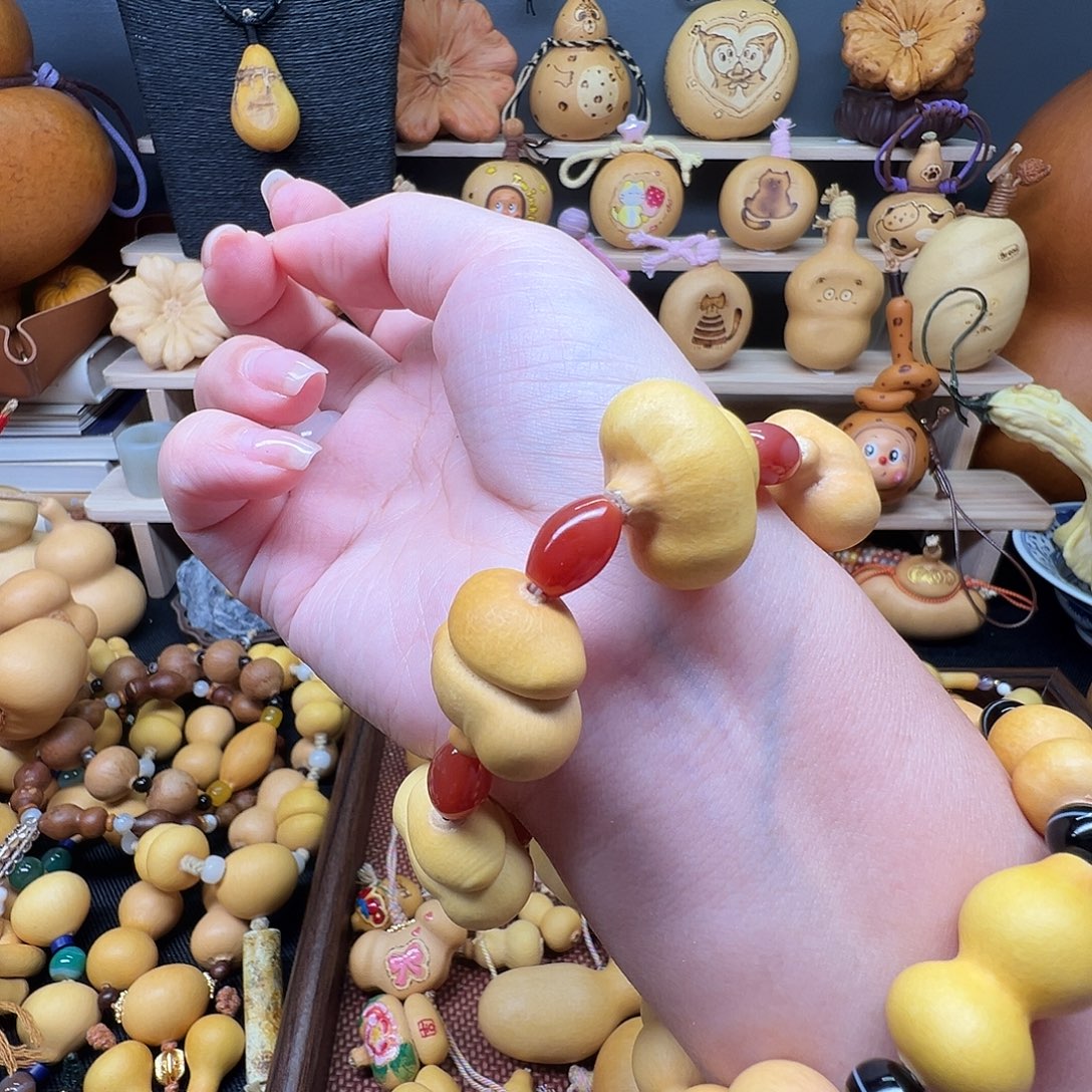 呦****香榧木一物一拍不退不换