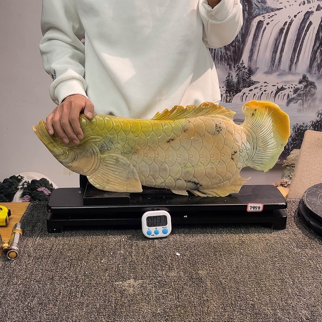 尹***哥玉玉摆件多色带底座