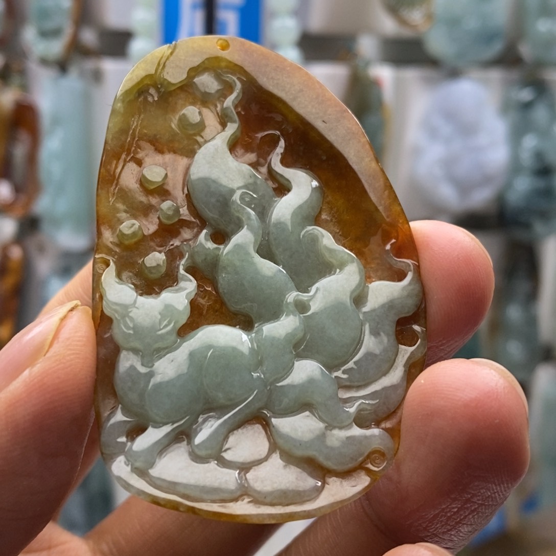 翡翠颈饰未镶嵌九尾