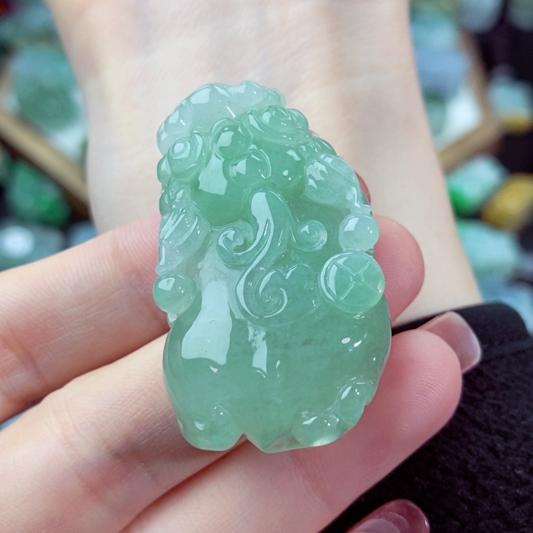 翡翠颈饰未镶嵌天然