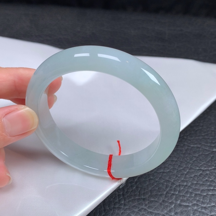 翡翠未镶嵌手镯   