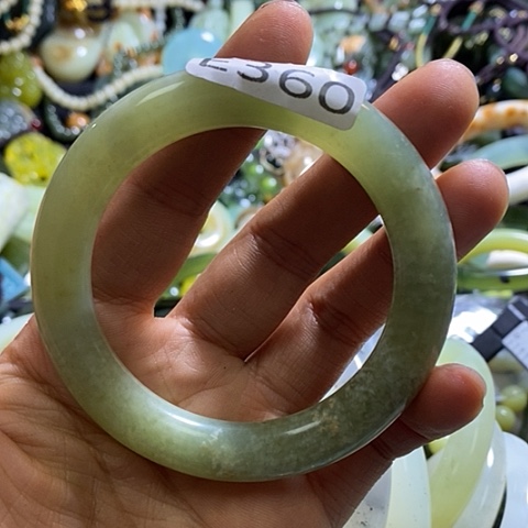 岫玉手镯未镶嵌54口径