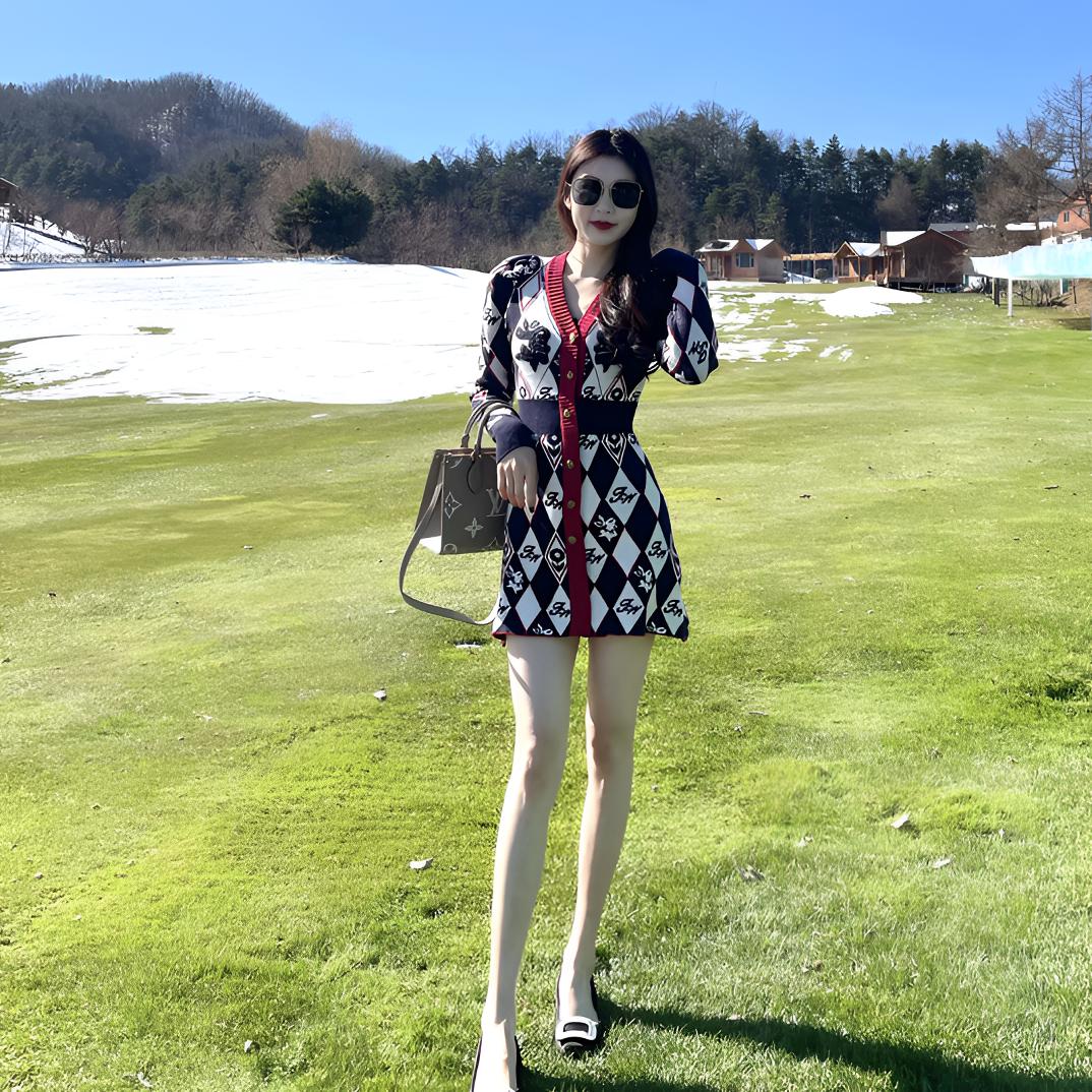 小香风针织撞色小众设计感秋冬厚款针织连衣裙显瘦气质洋气百搭