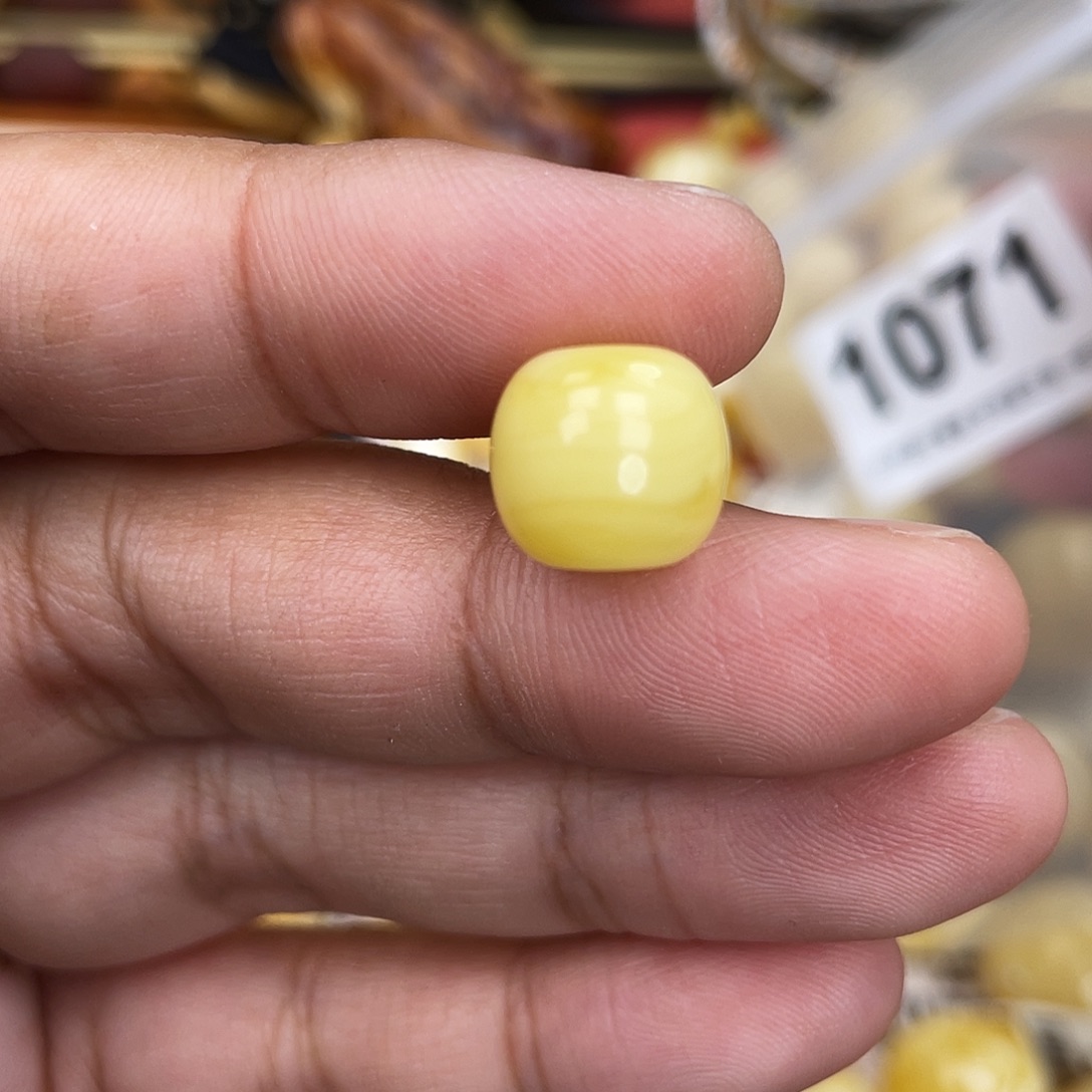 蜜蜡未镶嵌珠宝奇石11.5