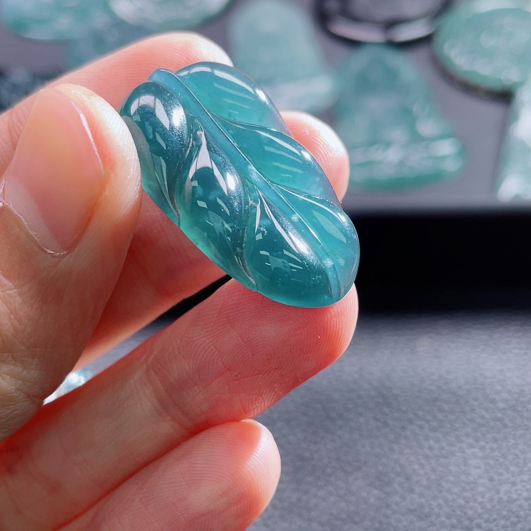 翡翠颈饰未镶嵌858585858