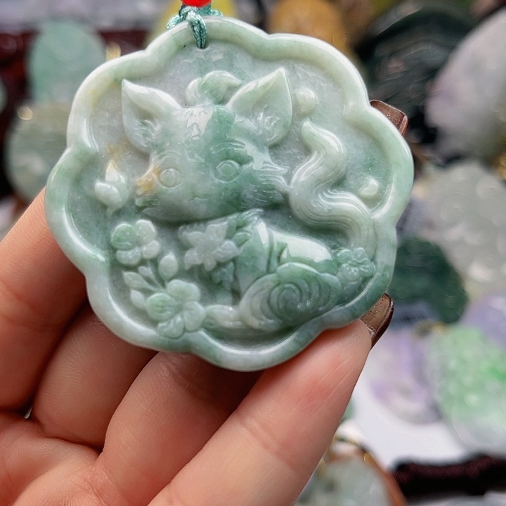 翡翠未镶嵌颈饰挂件