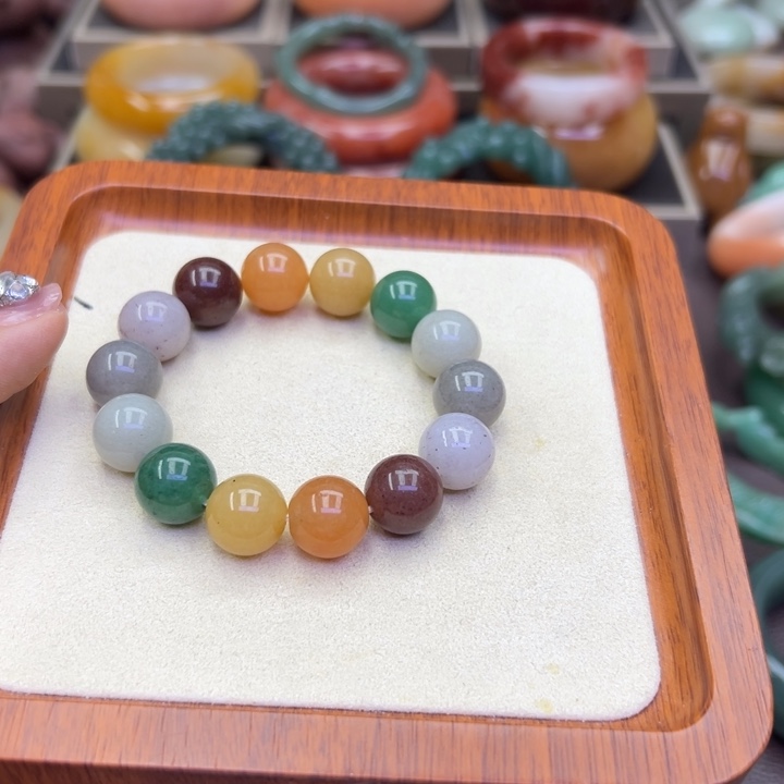 未镶嵌手镯石英岩玉