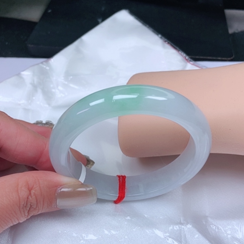 【闪购商品】翡翠手镯未镶嵌，