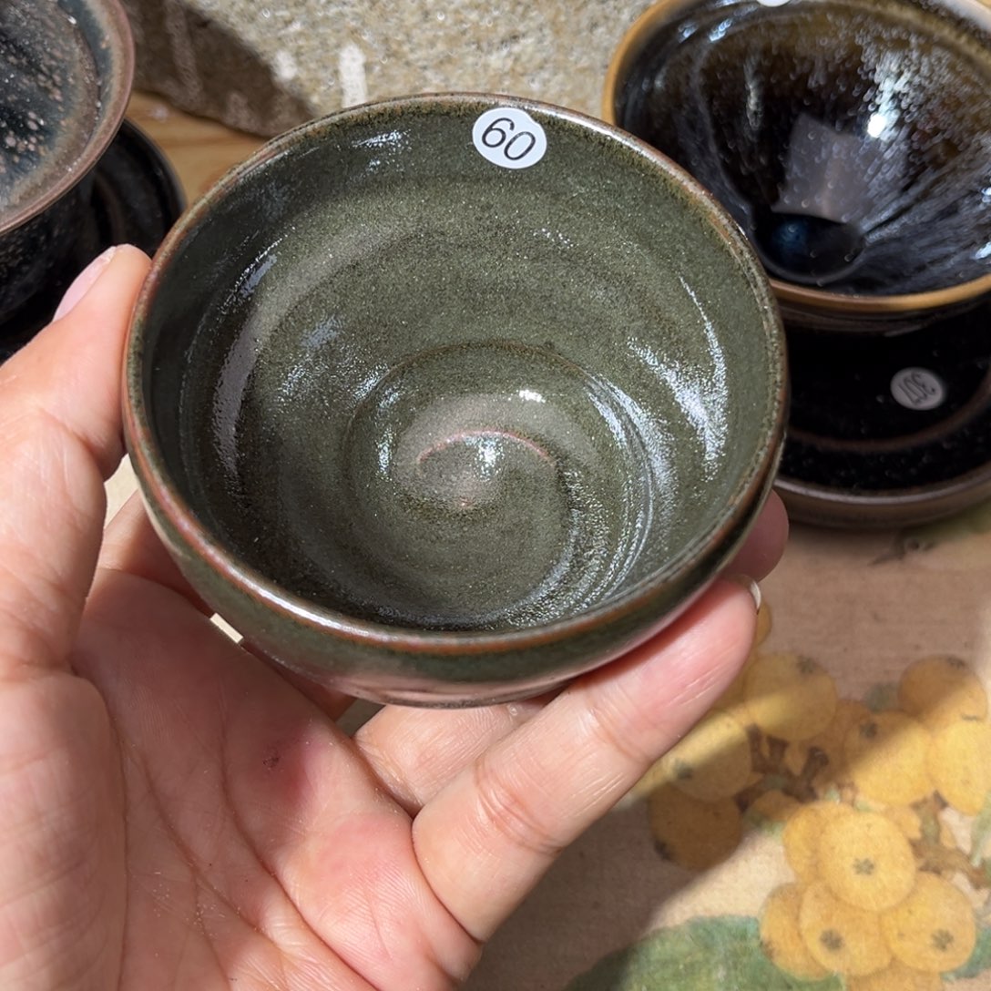 茶盏义兴龙窑坚持真柴烧