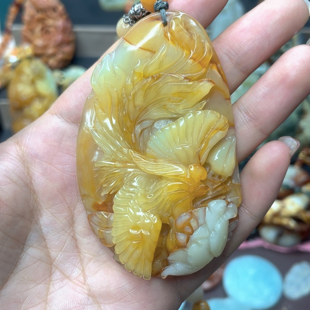 蛇纹石玉颈饰未镶嵌柔**水