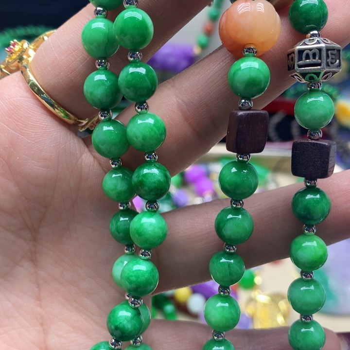 翡翠颈饰未镶嵌吊坠