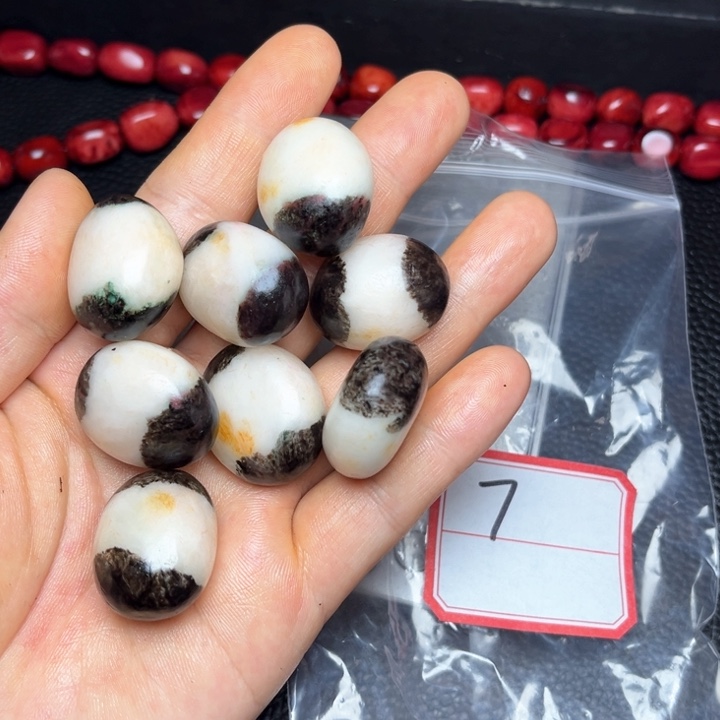 和田玉未镶嵌珠宝奇石