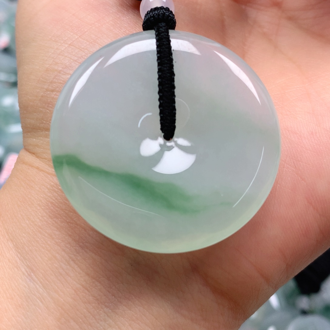 翡翠颈饰未镶嵌天然翡翠