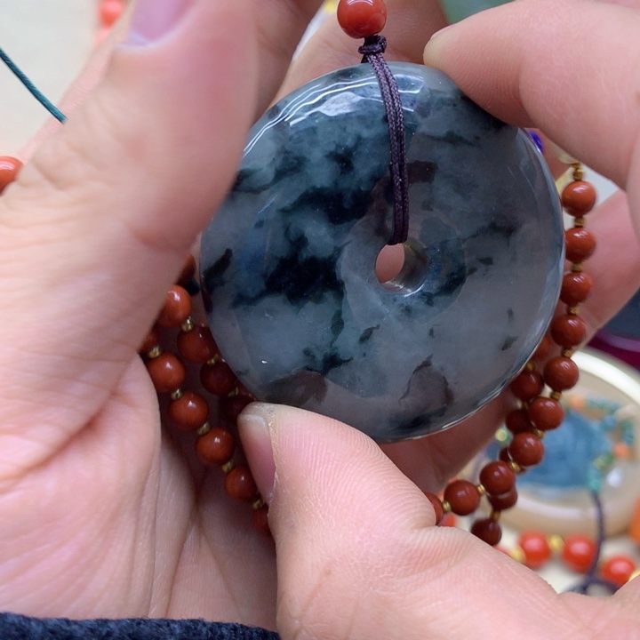 翡翠颈饰未镶嵌吊坠