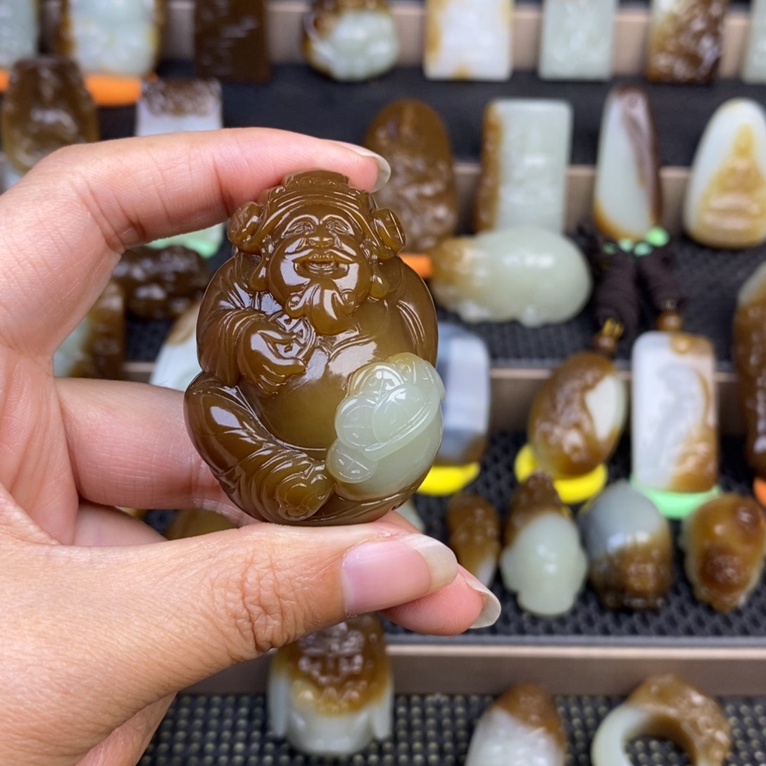 星***闪和田玉未镶嵌颈饰